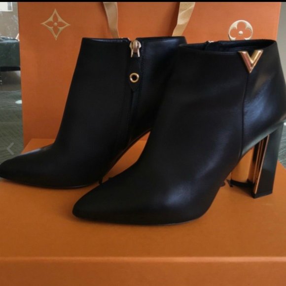 LOUIS VUITTON UPPER EAST LOW BOOTS Sz 6 - Picture 2 of 3